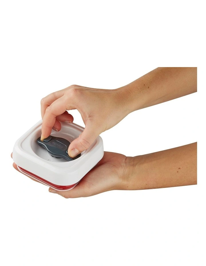 Zyliss Twist & Seal 1.6L Rectangle Container 6 Zyliss Twist & Seal 1.6L Rectangle Container - Image 4