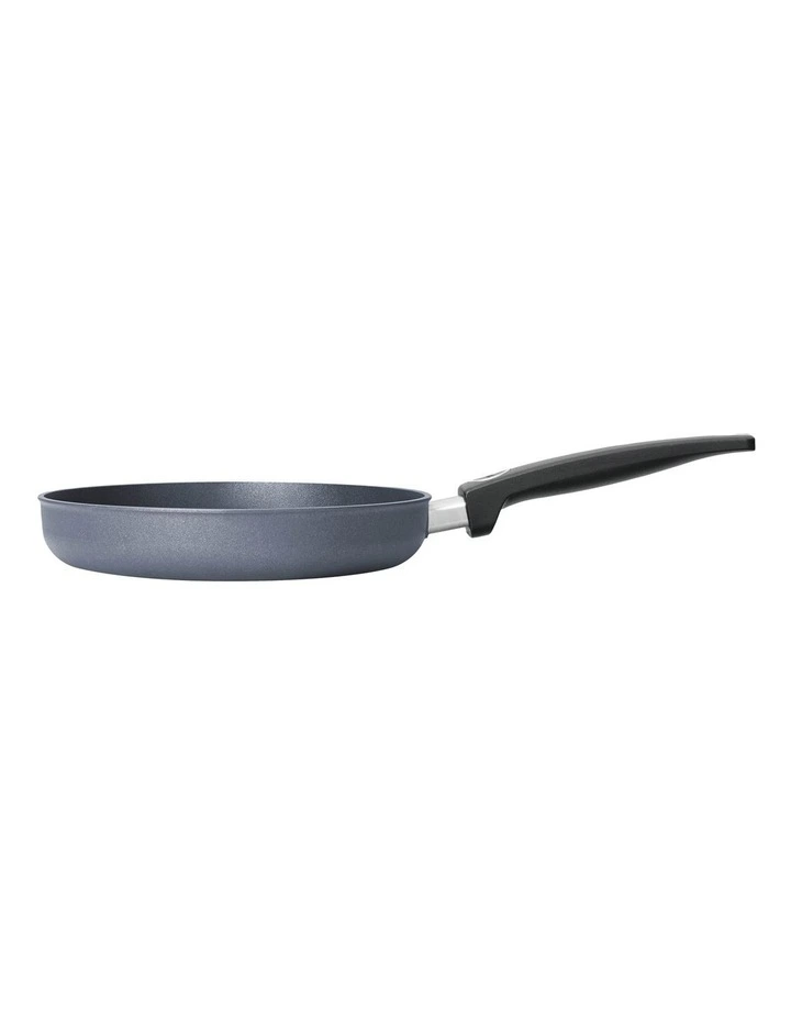 Woll Diamond Lite Fixed Handle Conventional Frypan 24cm 5 Woll Diamond Lite Fixed Handle Conventional Frypan 24cm - Image 3