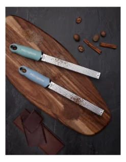 Microplane Premium Zester Grater Retro Green 5 Microplane Premium Zester Grater Retro Green -Kitchen Essentials Shop 902666440 2 720x928