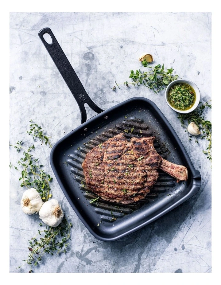 Steel Open Square Grill Pan 28x26cm In Black 6 Steel Open Square Grill Pan 28x26cm In Black - Image 4