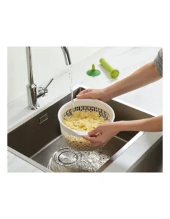 Joseph Joseph Spindola In-sink Salad-spinning Colander In White/Green 13 Joseph Joseph Spindola In-sink Salad-spinning Colander In White/Green -Kitchen Essentials Shop 932986720 5 720x928