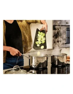 Joseph Joseph Chop2Pot Plus Regular In Black 13 Joseph Joseph Chop2Pot Plus Regular In Black -Kitchen Essentials Shop 932987260 6 720x928
